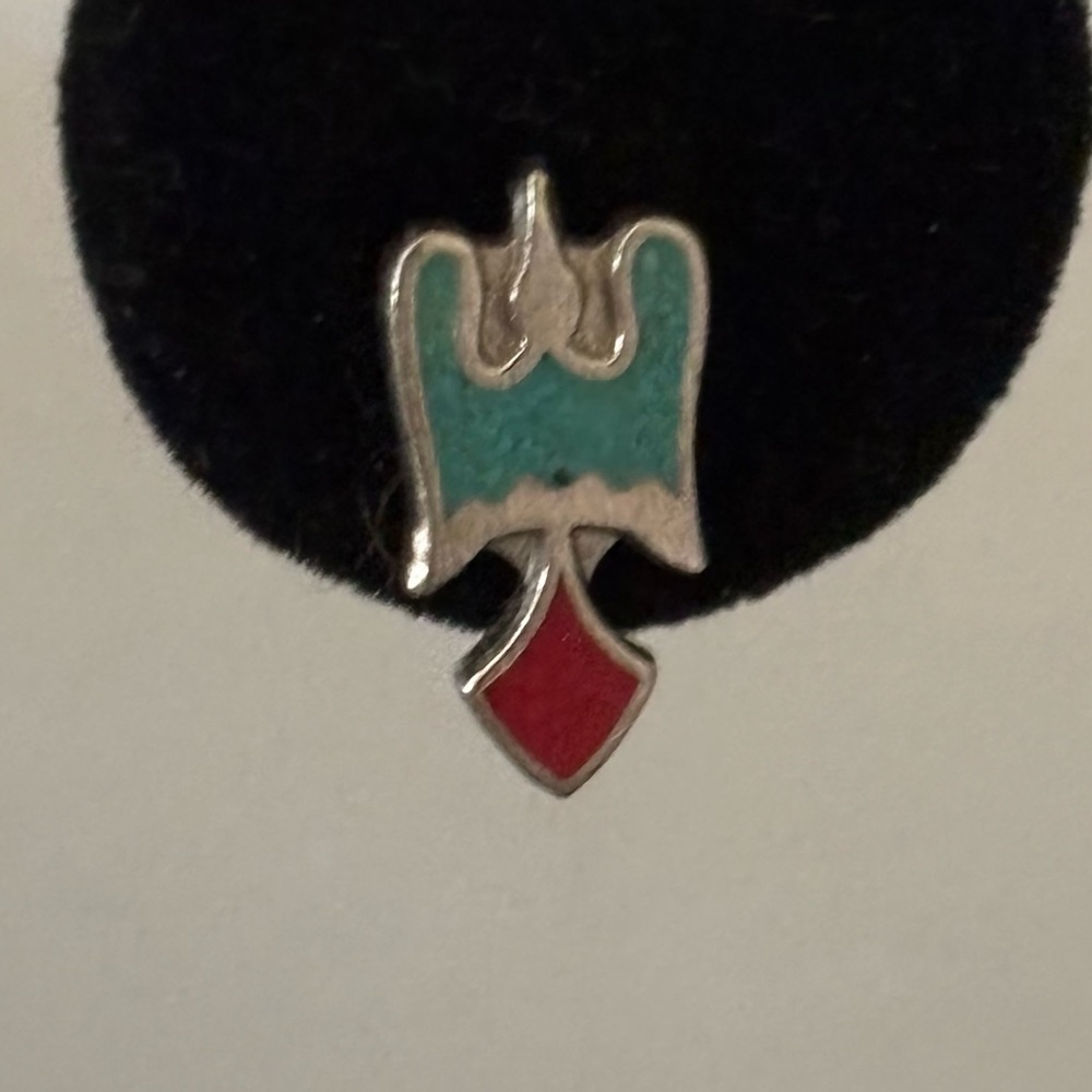 Native American design earrings. - Picture 7 of 9